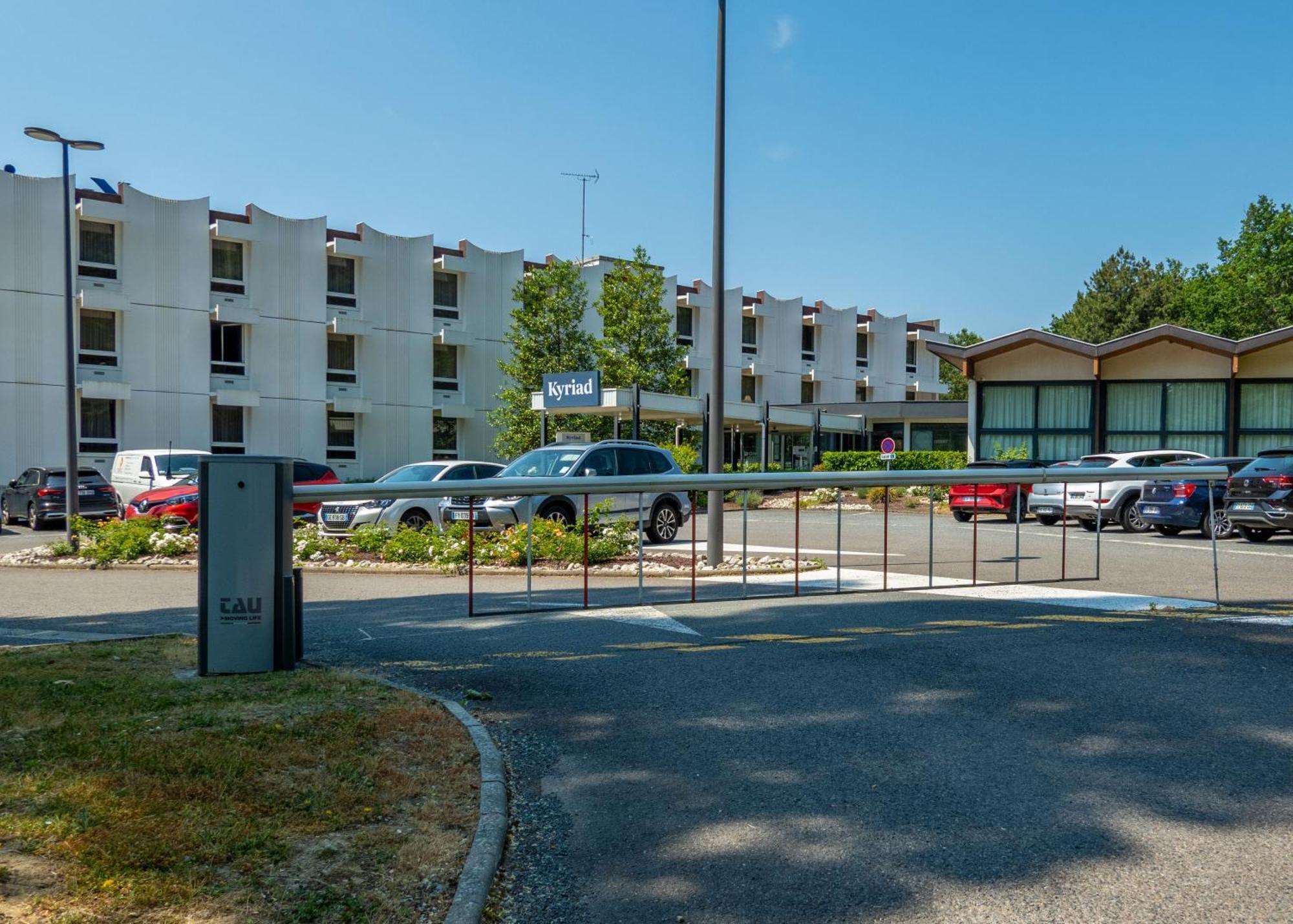 Kyriad Montchanin Le Creusot Εξωτερικό φωτογραφία